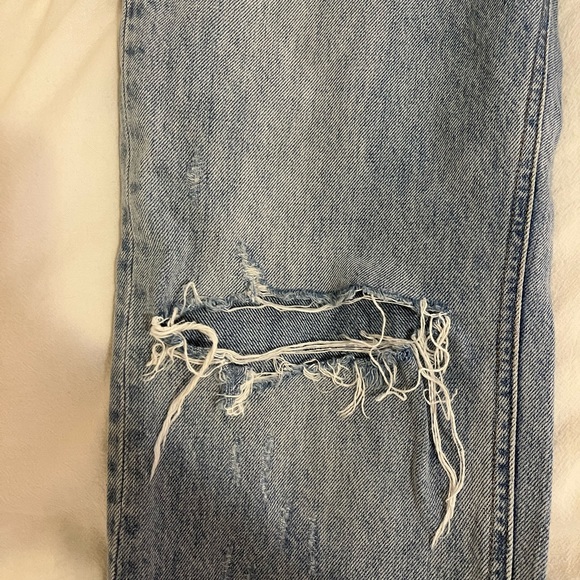 Aritzia Denim Forum Joni High-Riss Jeans, size 26, 29L, subtle rips - Picture 3 of 7